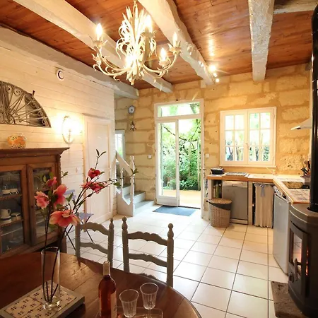 Le De Claire Maison Avec Terrasse, Calme Et Confort, Lit King Size Linge Fourni Дом отдыха Couze-et-Saint-Front