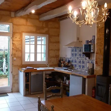 Дом отдыха Le De Claire Maison Avec Terrasse, Calme Et Confort, Lit King Size Linge Fourni